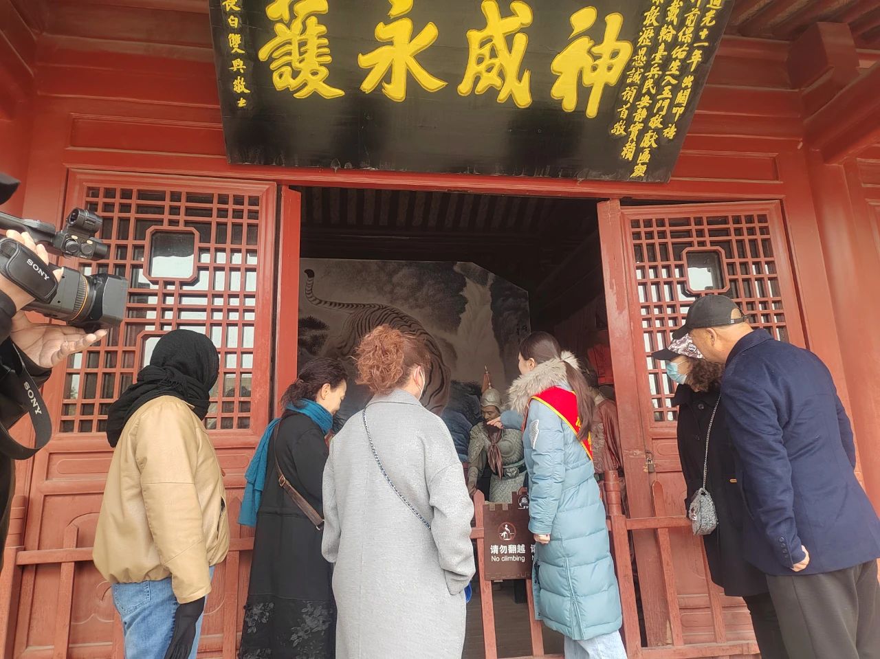 <b>【我們的節(jié)日·清明節(jié)】| 登高祭先烈 傳承敬英雄——嘉峪關(guān)文物景區(qū)開展清明</b>