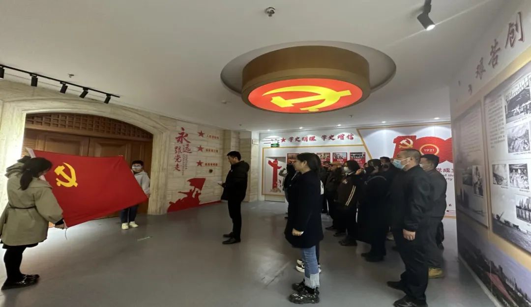 <b>【黨建專欄】| 景區(qū)公司黨支部開展“學(xué)習(xí)榜樣 紅心向黨”主題黨日活動(dòng)?</b>