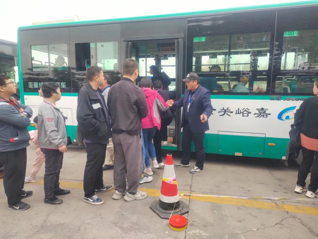 <b>【文旅先鋒】| 致敬！這個“十一黃金周”堅守在景區(qū)一線的他們</b>