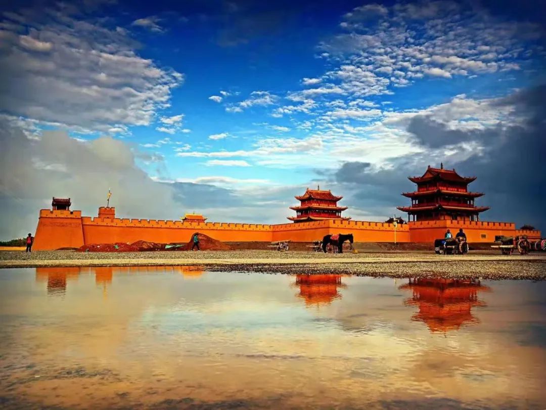 <b>“五一”旅游正當(dāng)時(shí) 嘉峪關(guān)文物景區(qū)多彩活動(dòng)喜迎四海賓朋</b>